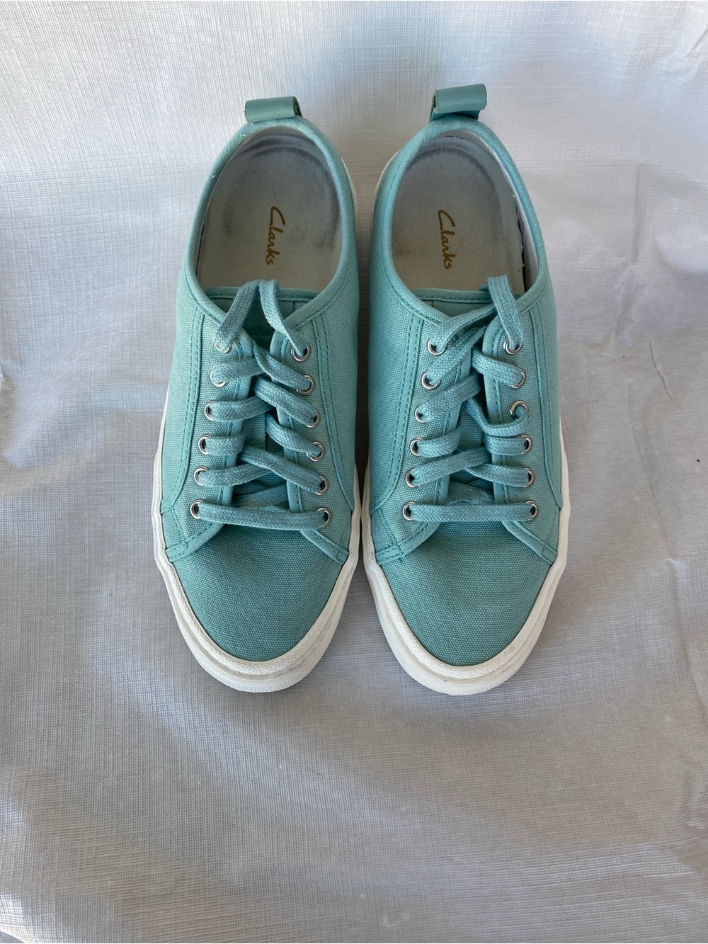 Clarks Women's Aqua Canvas  Sneakers, Size 8